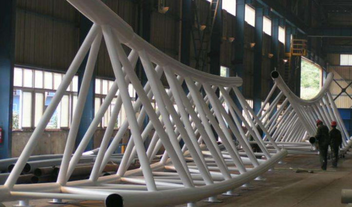 阿勒泰管廊钢结构与桁架结构的管道支架应该如何区分